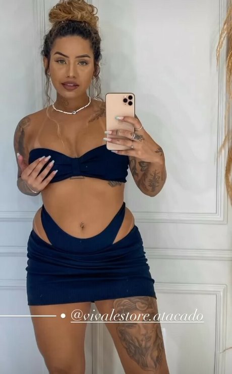 Foto di nudo di fuga di OnlyFans di Muito Linda