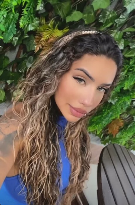 Foto di nudo di fuga di OnlyFans di Muito Linda