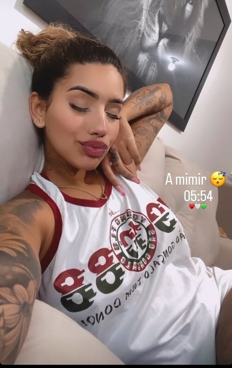 Foto di nudo di fuga di OnlyFans di Muito Linda