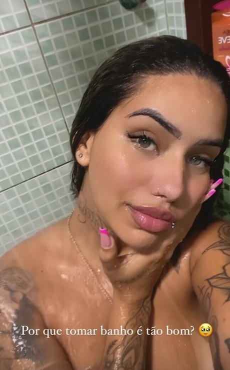 Foto di nudo di fuga di OnlyFans di Muito Linda