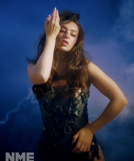 Foto di nudo di fuga di OnlyFans di Charli Xcx