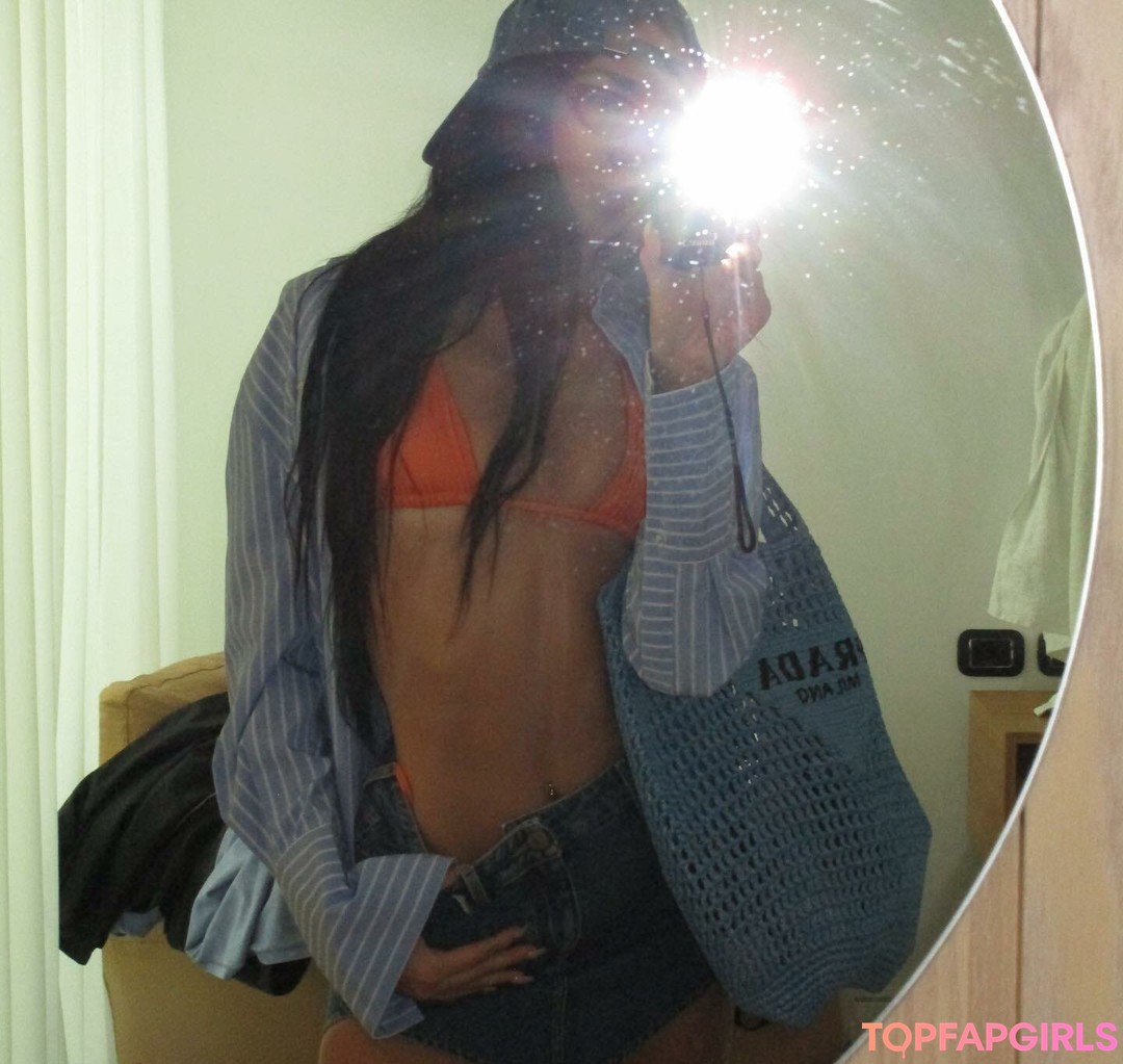 Foto di nudo di fuga di OnlyFans di Dua Lipa #1120