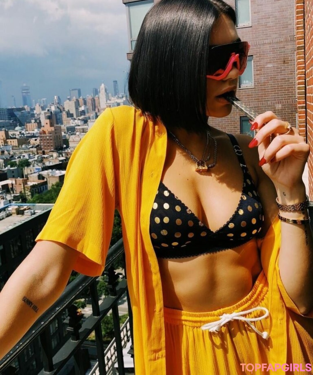 Foto di nudo di fuga di OnlyFans di Dua Lipa #1631
