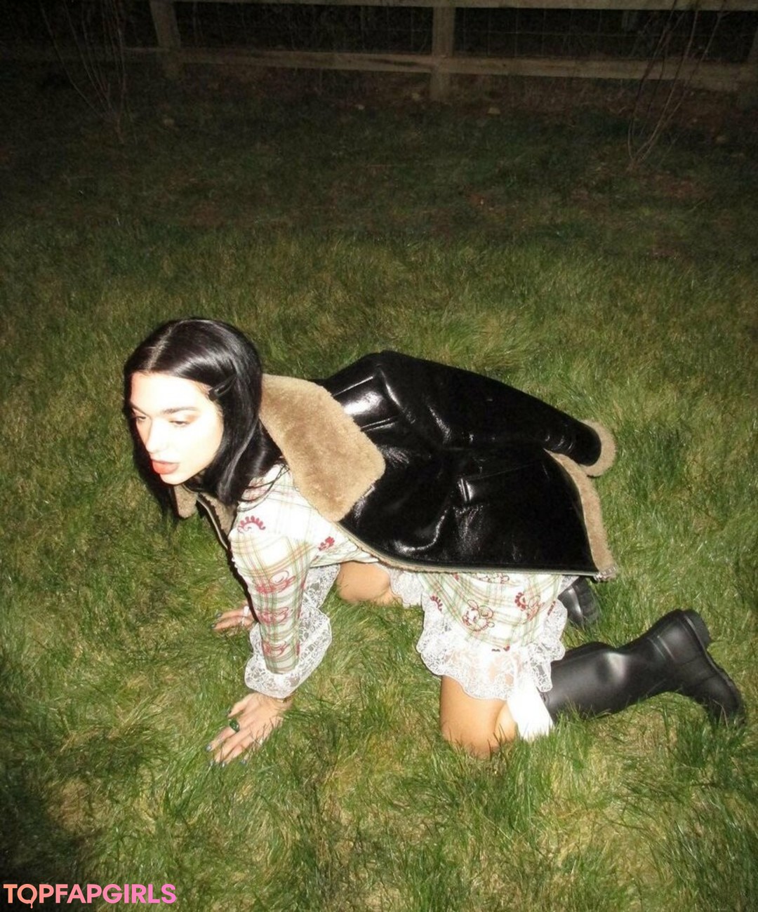 Foto di nudo di fuga di OnlyFans di Dua Lipa #1967