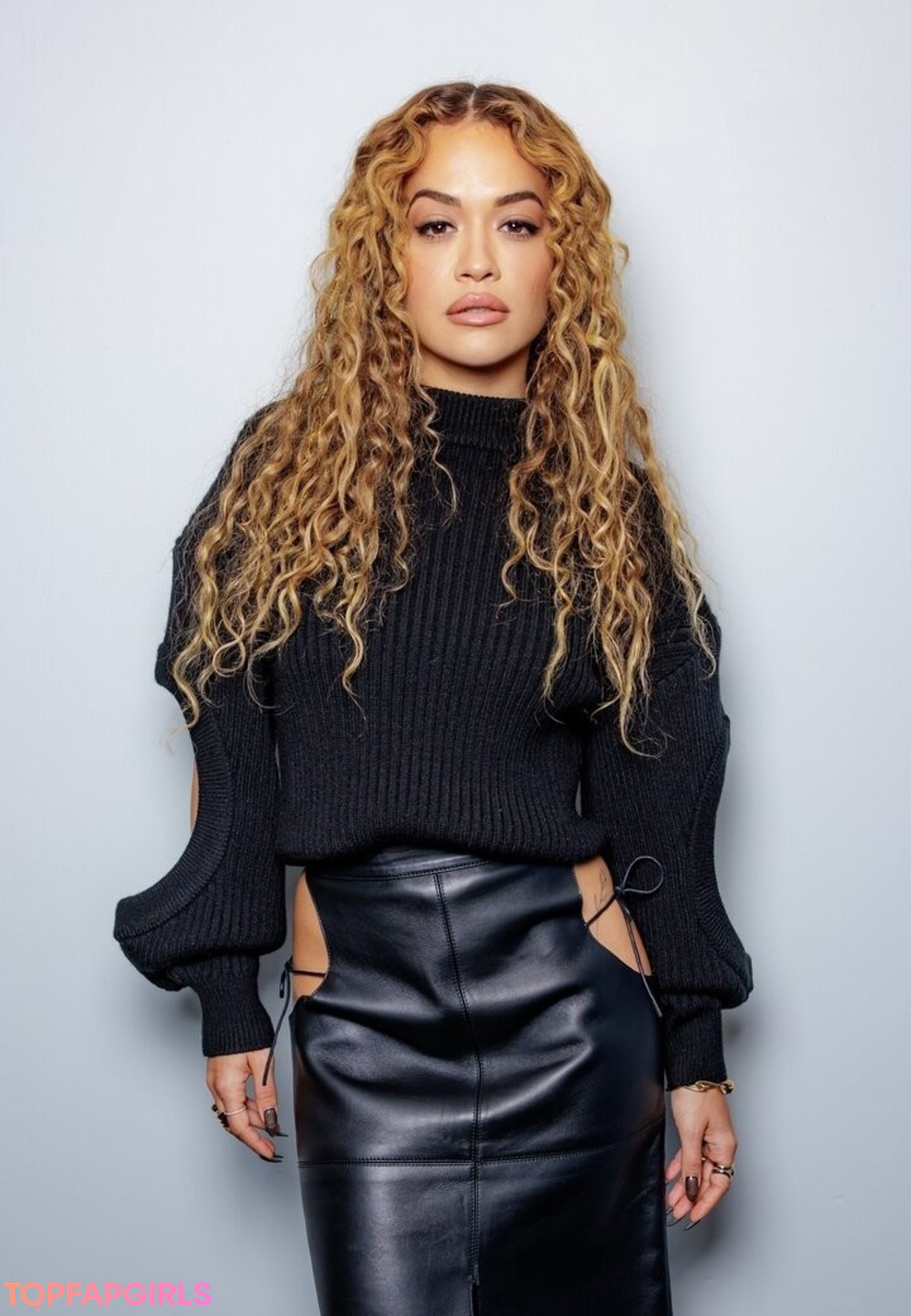 Foto di nudo di fuga di OnlyFans di Rita Ora #1308
