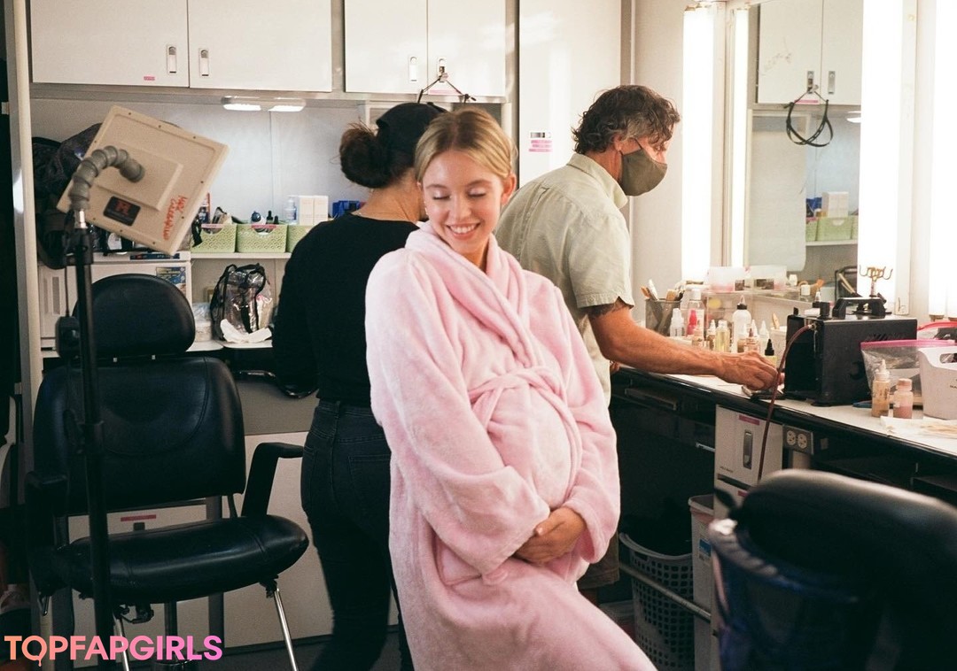 Foto di nudo di fuga di OnlyFans di Sydney Sweeney #85 Foto di nudo di fuga di OnlyFans di Sydney Sweeney #85