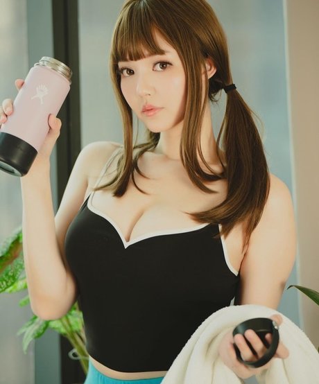 Foto di nudo di fuga di OnlyFans di Ying Tze