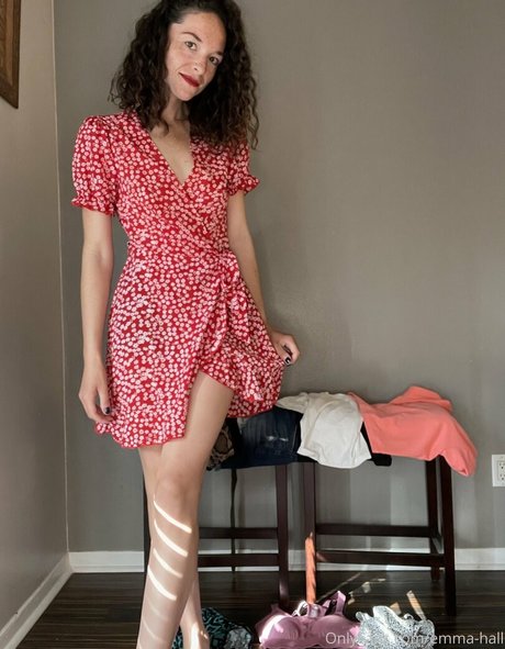 Foto di nudo di fuga di OnlyFans di Emma Hall