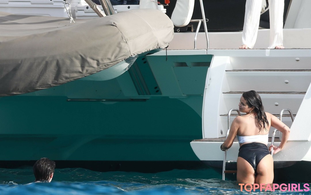 Foto di nudo di fuga di OnlyFans di Selena Gomez #1672