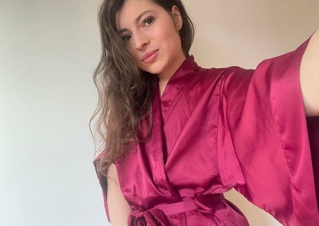 Foto di nudo di fuga di OnlyFans di Helinadream
