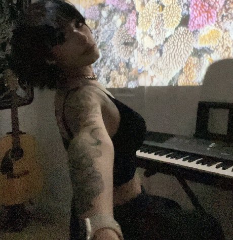 Foto di nudo di fuga di OnlyFans di Redroomromance