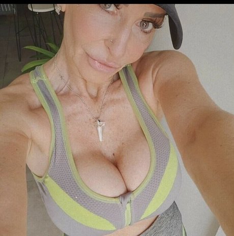Foto di nudo di fuga di OnlyFans di Marina Salazar