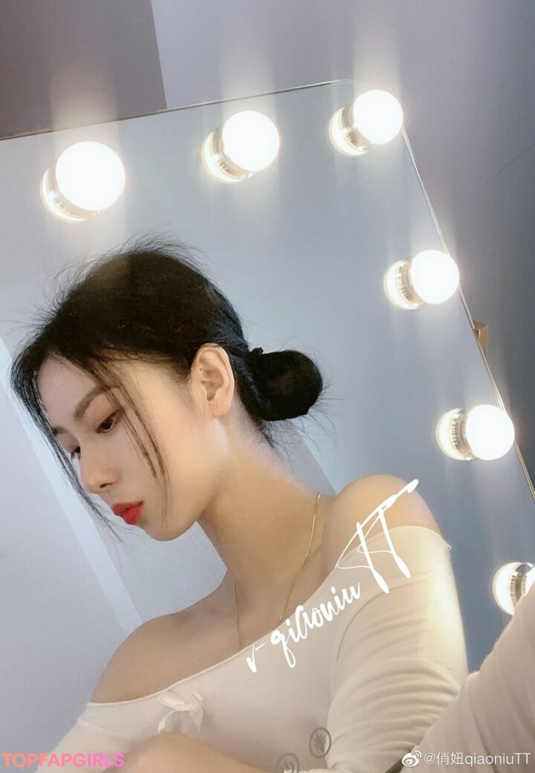 Foto di nudo di fuga di OnlyFans di Qiaoniutt #1439