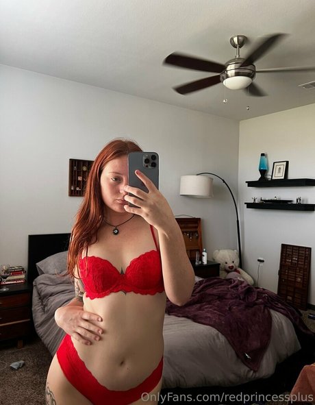 Foto di nudo di fuga di OnlyFans di Klaireelizabeth