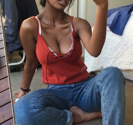Foto di nudo di fuga di OnlyFans di Shreya Naidoo