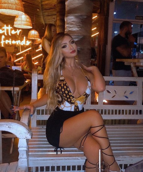 Foto di nudo di fuga di OnlyFans di Carolina Fernandes