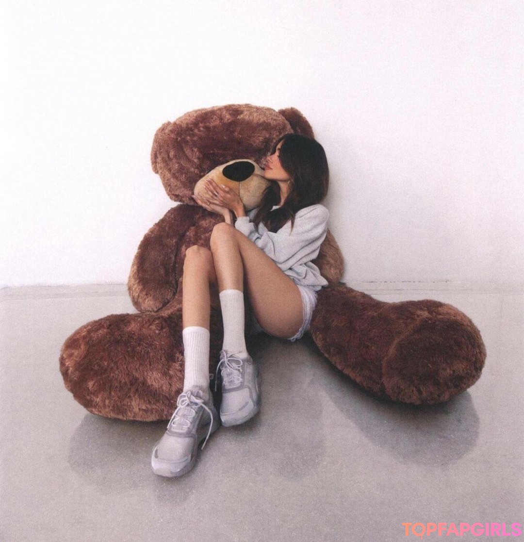 Foto di nudo di fuga di OnlyFans di Madison Beer #1084