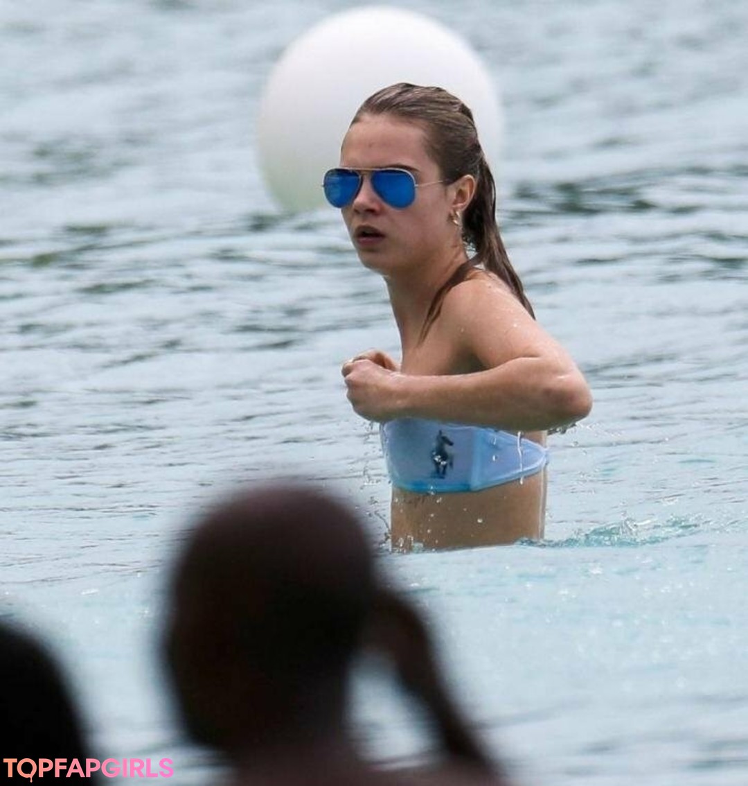 Foto di nudo di fuga di OnlyFans di Cara Delevingne #1135
