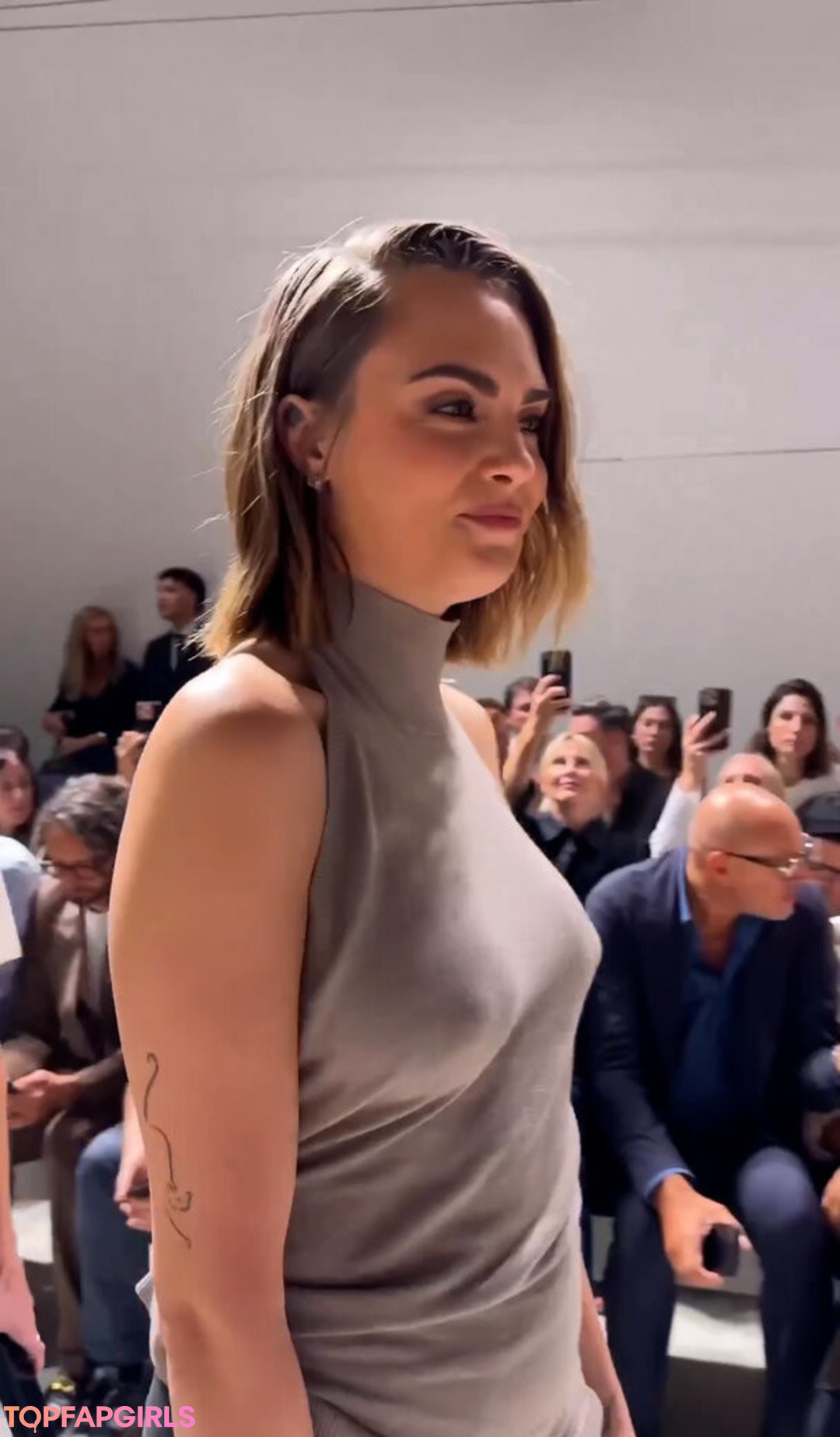 Foto di nudo di fuga di OnlyFans di Cara Delevingne #1206
