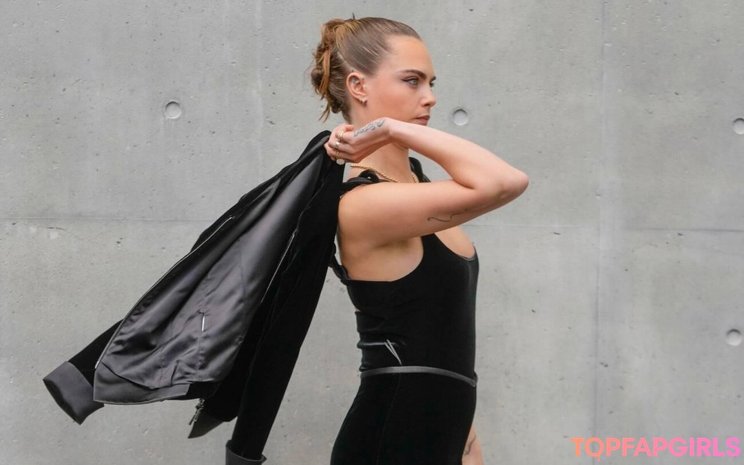 Foto di nudo di fuga di OnlyFans di Cara Delevingne #1219