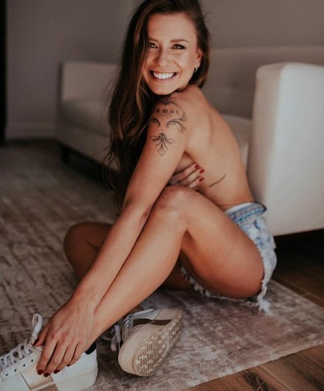 Foto di nudo di fuga di OnlyFans di Paola Carrijo