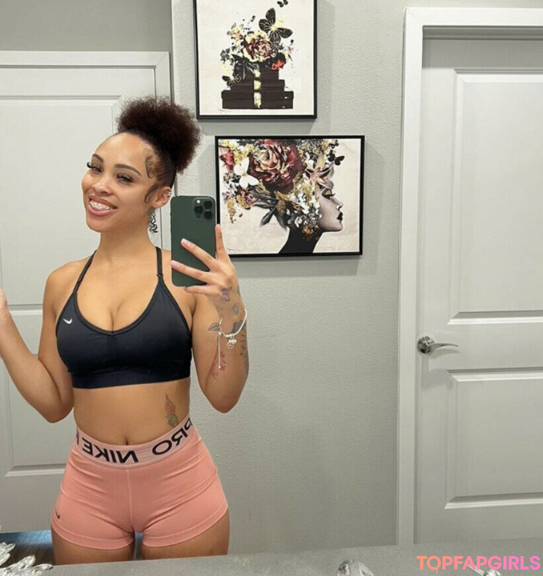 Foto di nudo di fuga di OnlyFans di Theyluvnilla #8 Foto di nudo di fuga di OnlyFans di Theyluvnilla #8