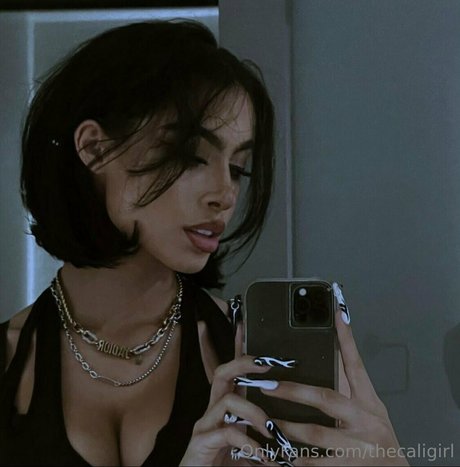 Foto di nudo di fuga di OnlyFans di Thecaligirl