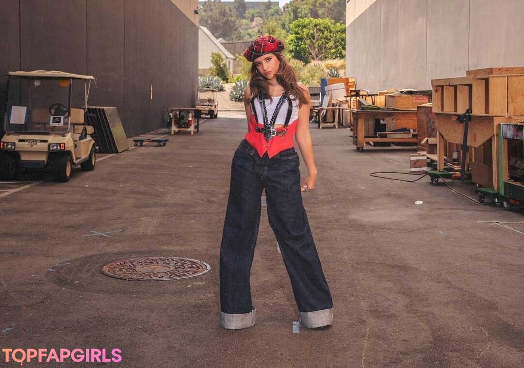 Foto di nudo di fuga di OnlyFans di Camila Cabello #1045