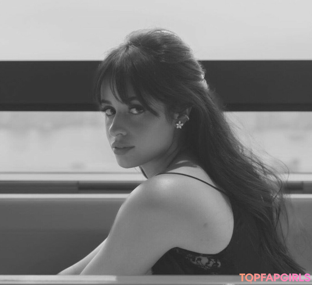 Foto di nudo di fuga di OnlyFans di Camila Cabello #1290