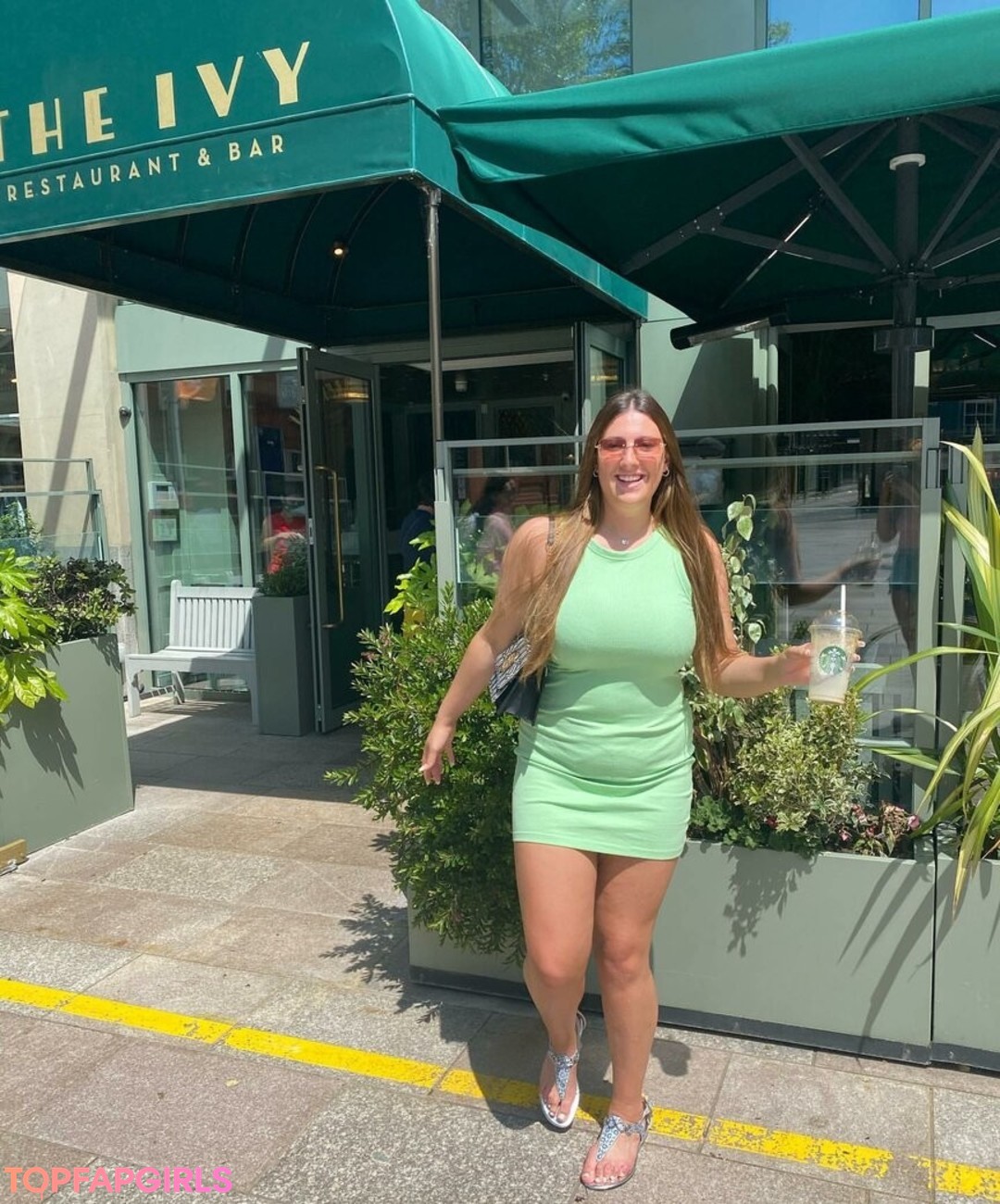 Foto di nudo di fuga di OnlyFans di The Blue Dress Girl #122 Foto di nudo di fuga di OnlyFans di The Blue Dress Girl #122