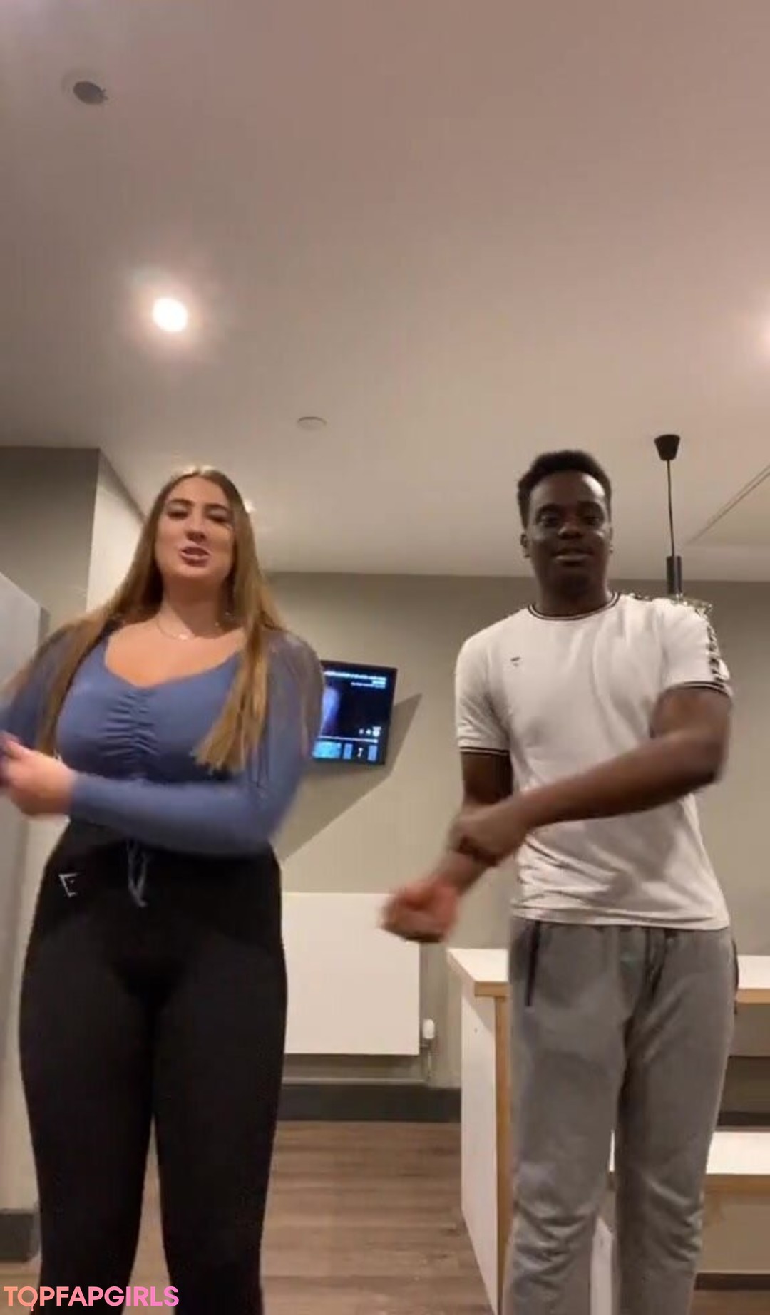 Foto di nudo di fuga di OnlyFans di The Blue Dress Girl #57 Foto di nudo di fuga di OnlyFans di The Blue Dress Girl #57