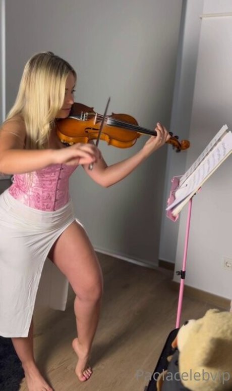 Foto di nudo di fuga di OnlyFans di Paola Celeb