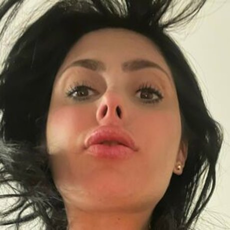 Foto di nudo di fuga di OnlyFans di Francine Piaia