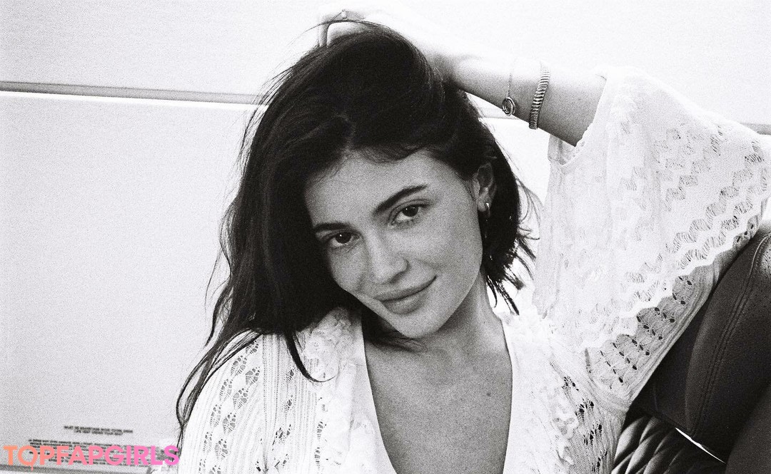 Foto di nudo di fuga di OnlyFans di Kylie Jenner #1342