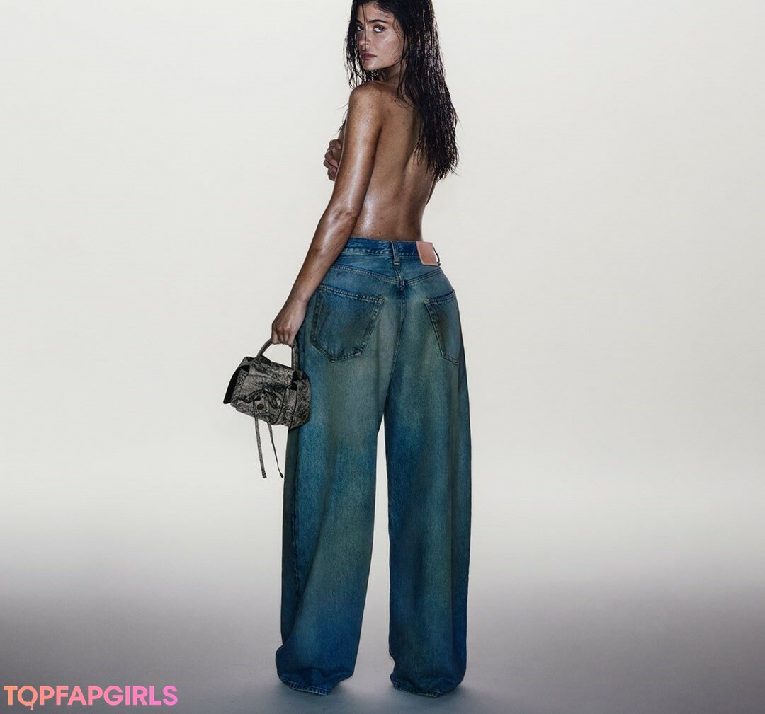Foto di nudo di fuga di OnlyFans di Kylie Jenner #1351