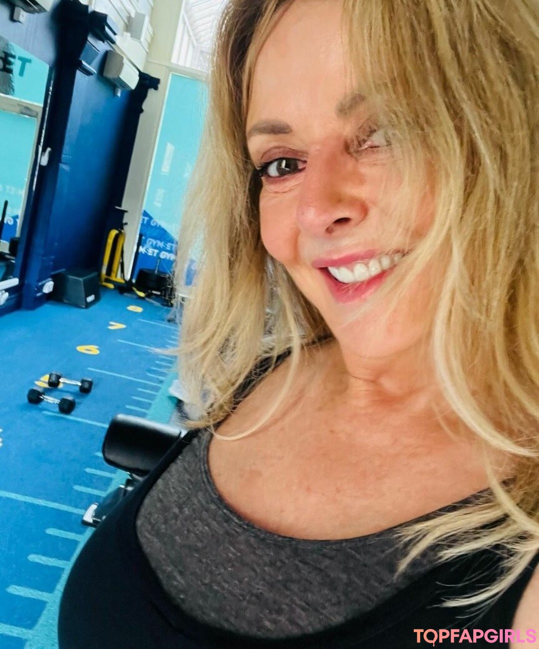 Foto di nudo di fuga di OnlyFans di Carol Vorderman #1116