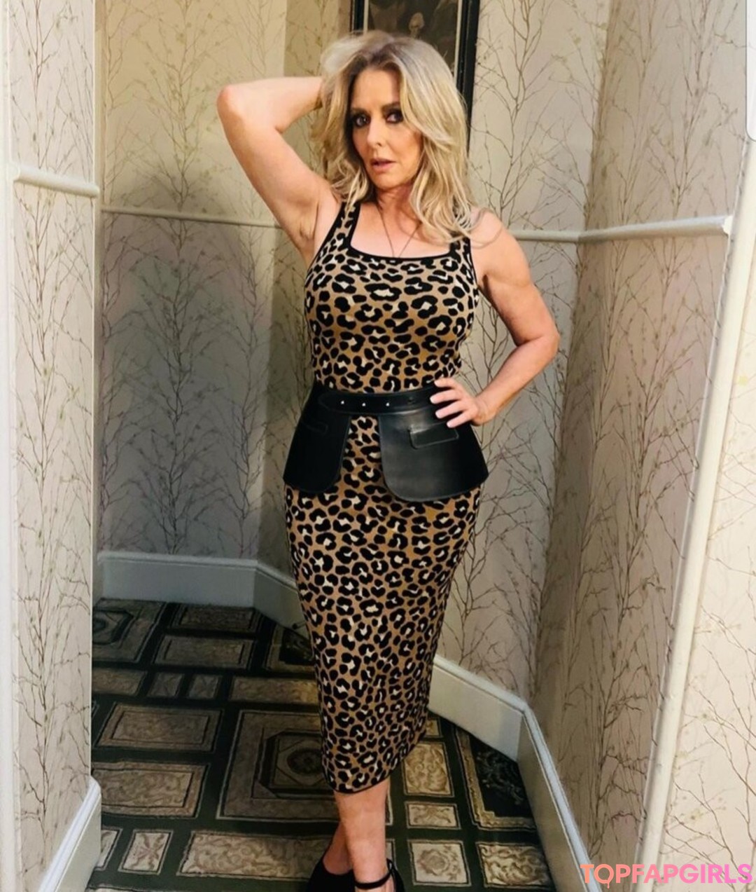 Foto di nudo di fuga di OnlyFans di Carol Vorderman #1197