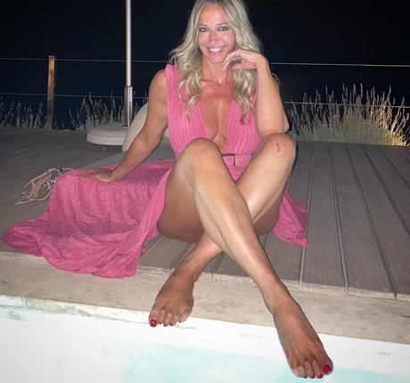 Foto di nudo di fuga di OnlyFans di Elena Mici
