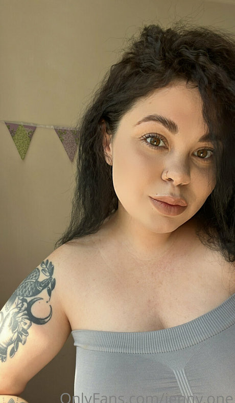 Foto di nudo di fuga di OnlyFans di Jennychubby