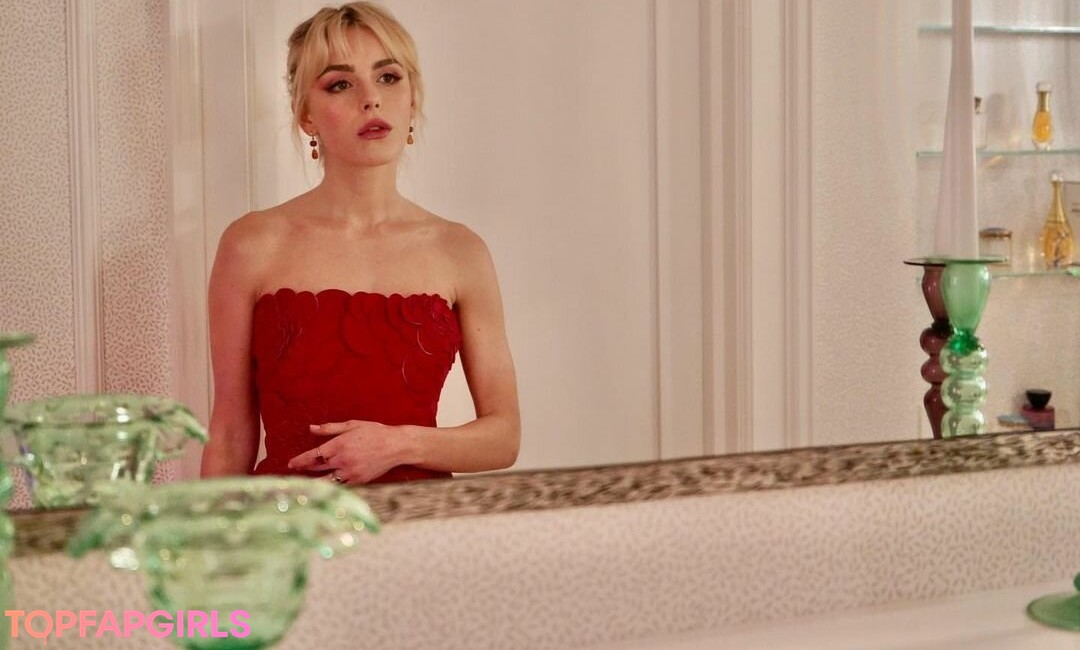 Foto di nudo di fuga di OnlyFans di Kiernan Shipka #1098