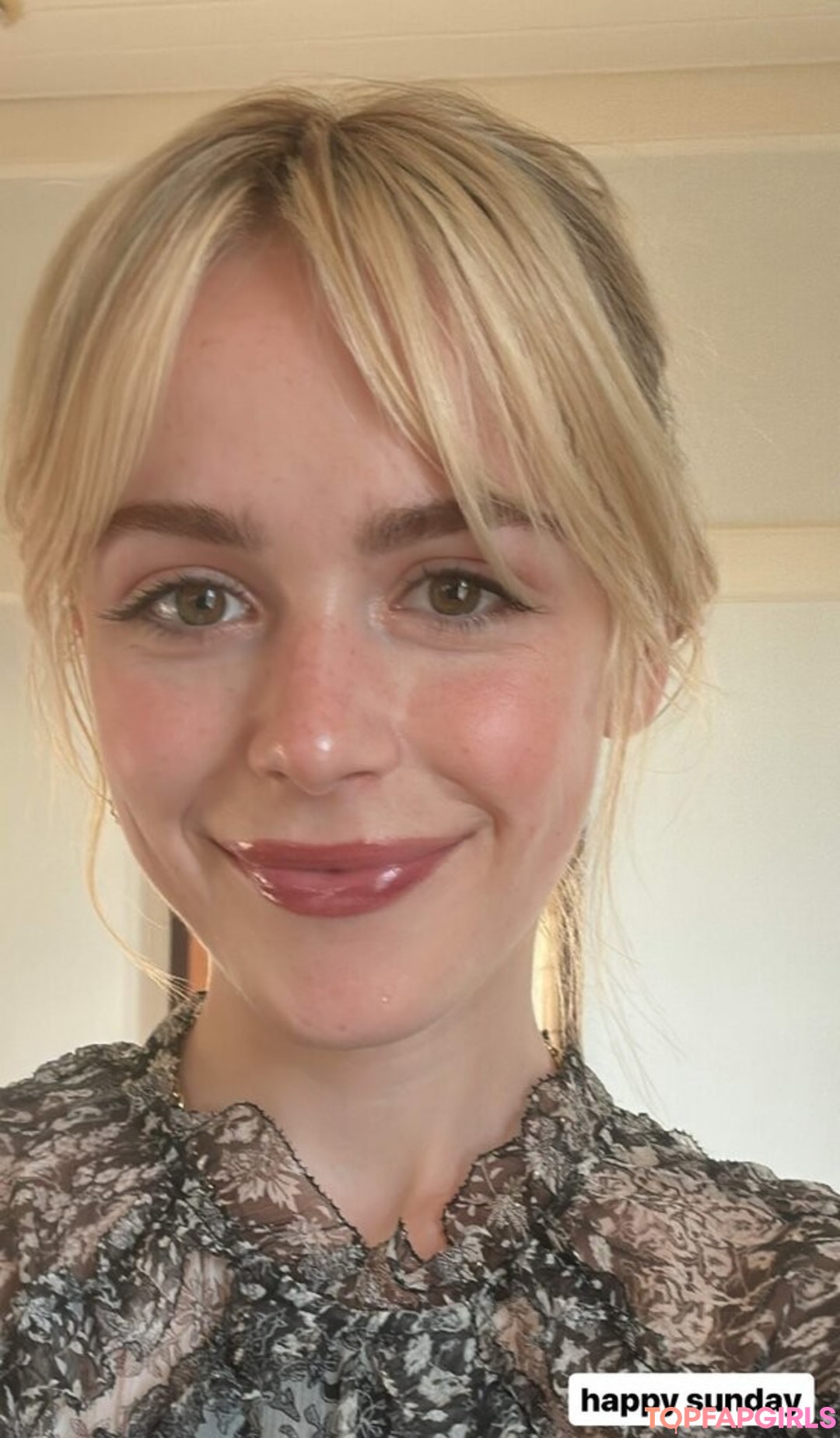Foto di nudo di fuga di OnlyFans di Kiernan Shipka #1146
