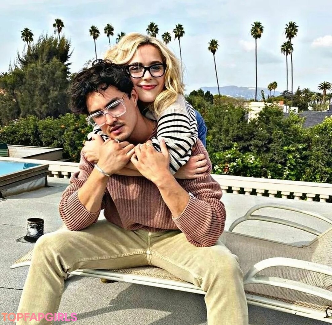 Foto di nudo di fuga di OnlyFans di Kiernan Shipka #1253