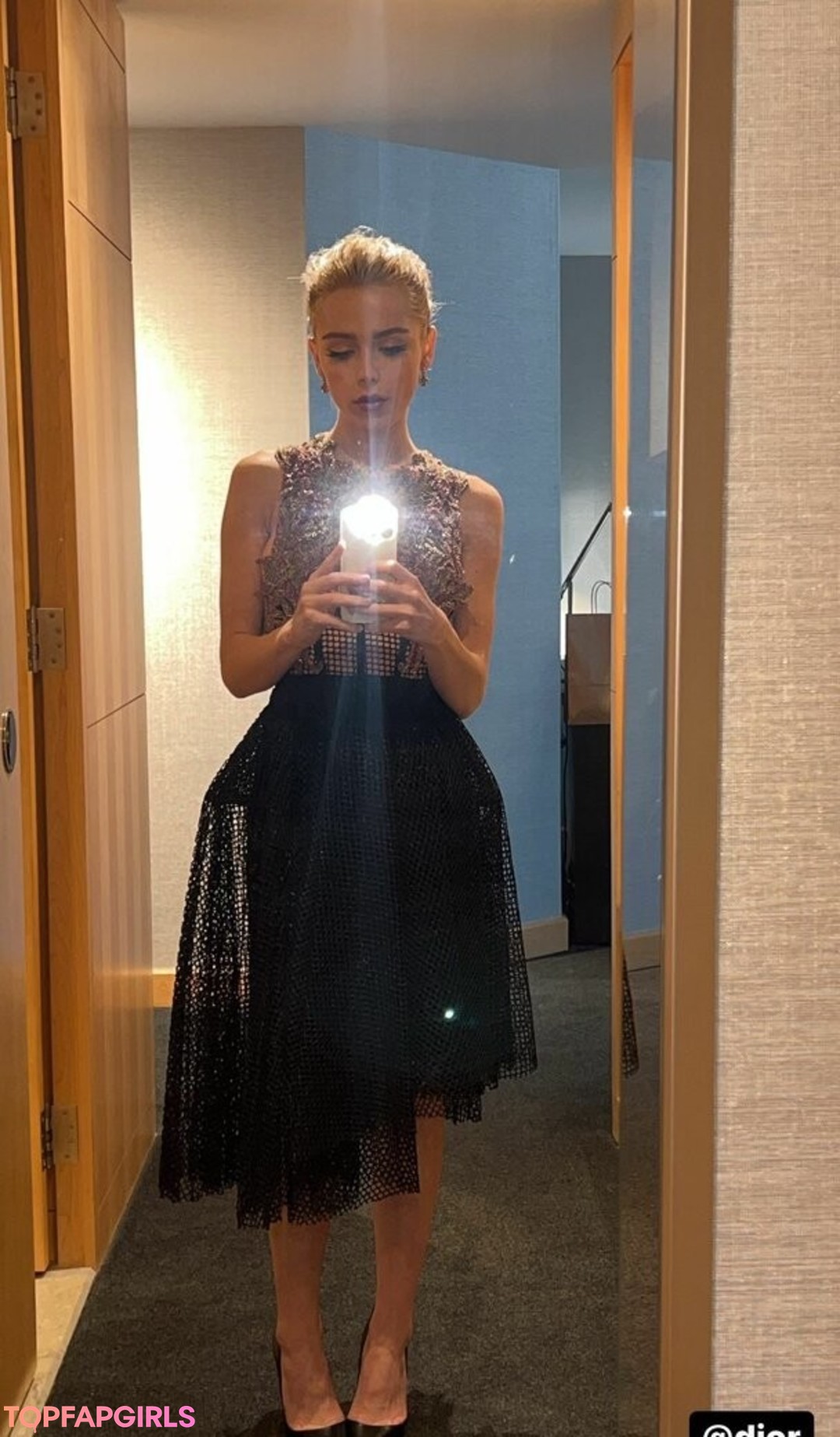 Foto di nudo di fuga di OnlyFans di Kiernan Shipka #953 Foto di nudo di fuga di OnlyFans di Kiernan Shipka #953