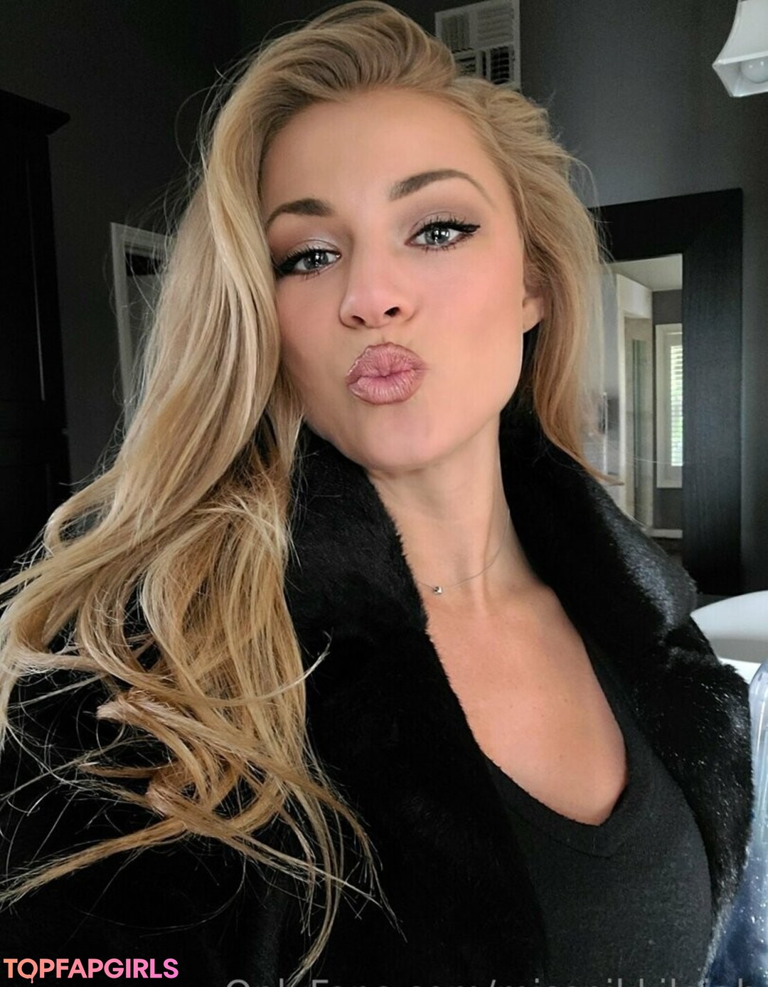 Foto di nudo di fuga di OnlyFans di Nikki Leigh #2 Foto di nudo di fuga di OnlyFans di Nikki Leigh #2