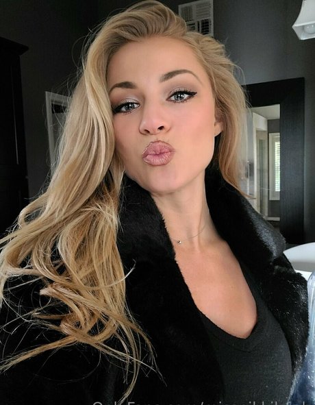 Foto di nudo di fuga di OnlyFans di Nikki Leigh