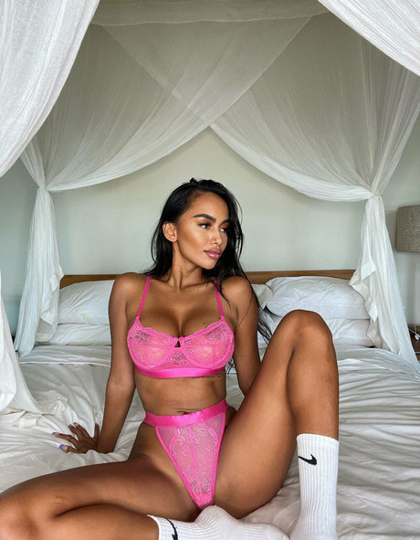 Foto di nudo di fuga di OnlyFans di Sexypetiteasiangirl