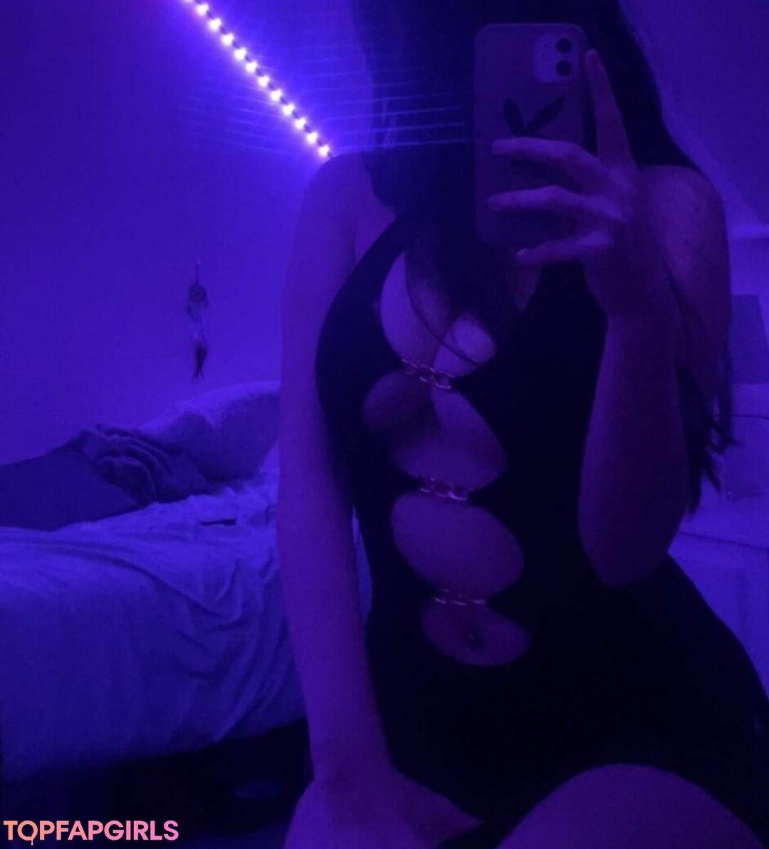 Foto di nudo di fuga di OnlyFans di Layla Dream #26 Foto di nudo di fuga di OnlyFans di Layla Dream #26