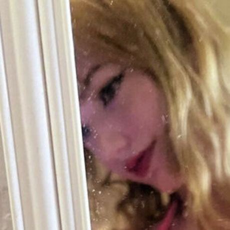 Foto di nudo di fuga di OnlyFans di Mikahhlynn