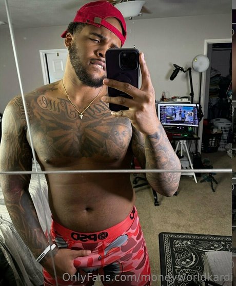Foto di nudo di fuga di OnlyFans di Moneyworldkardi