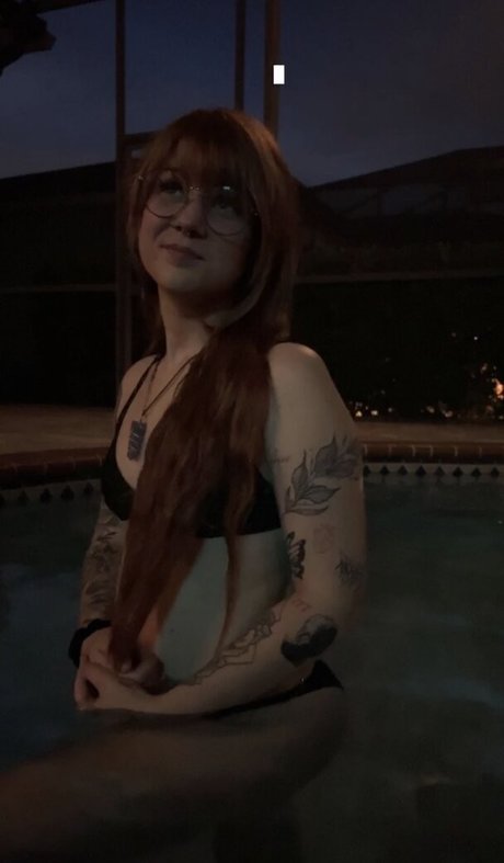 Foto di nudo di fuga di OnlyFans di Gingiehippie